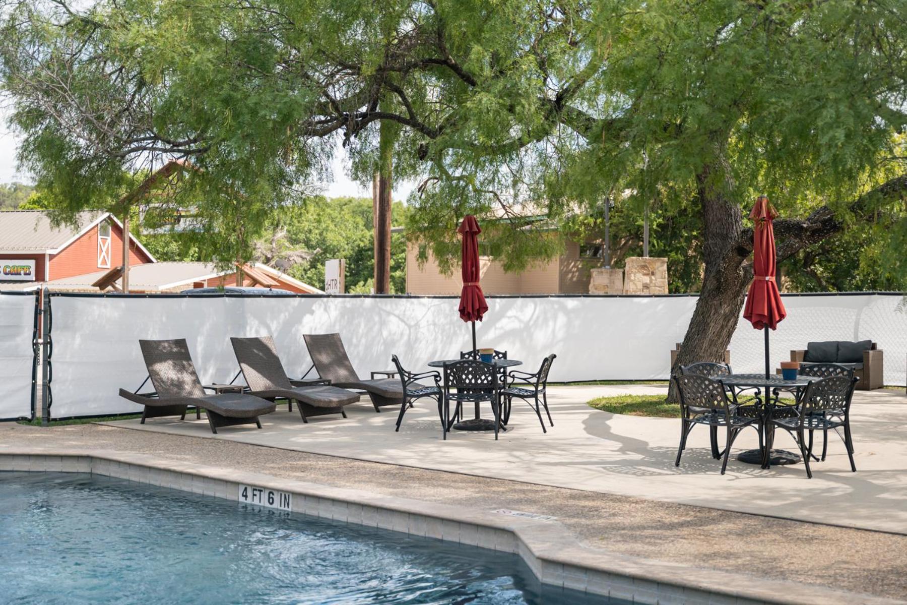 Htr Tx Hill Country Campground カーヴィル エクステリア 写真