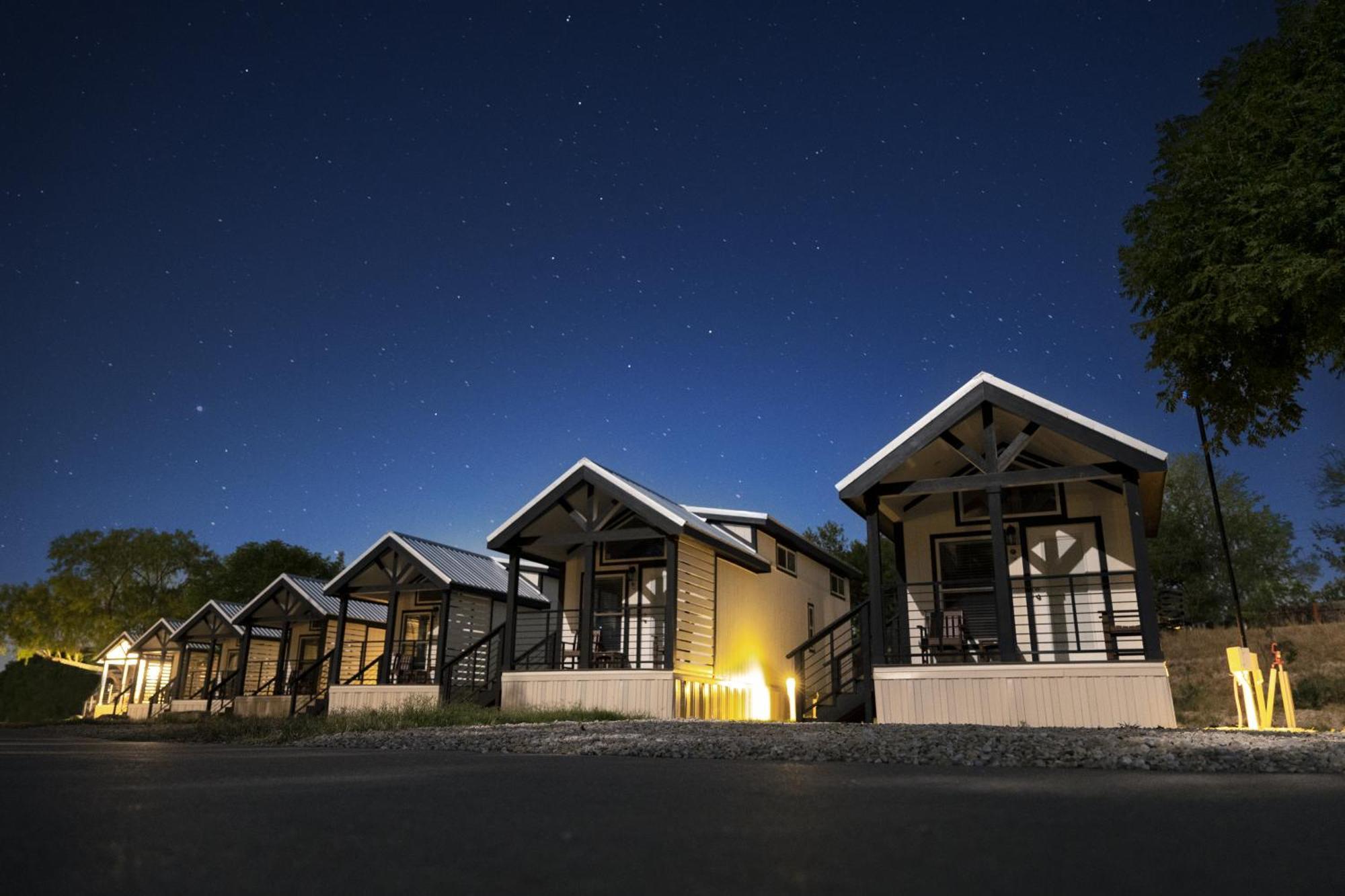Htr Tx Hill Country Campground カーヴィル エクステリア 写真